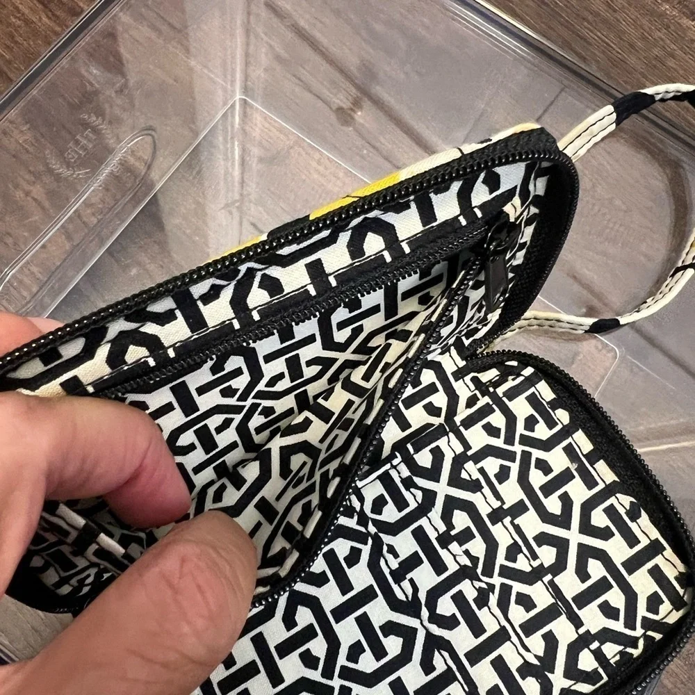 Vera Bradley Dogwood Floral Pattern ID Wristlet Wallet Multicolor
